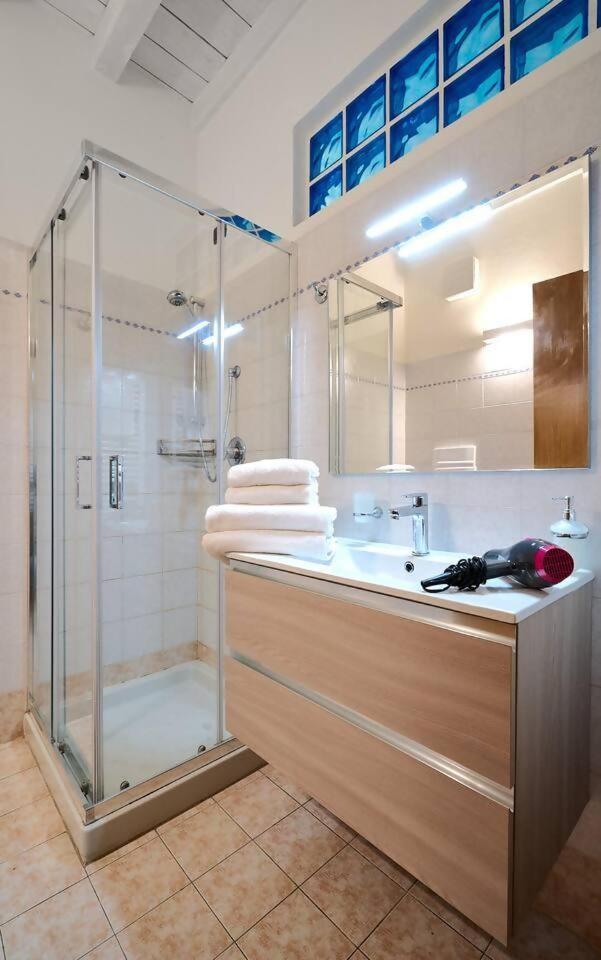 Domus Dea Bergamo Alta Apartment Room photo